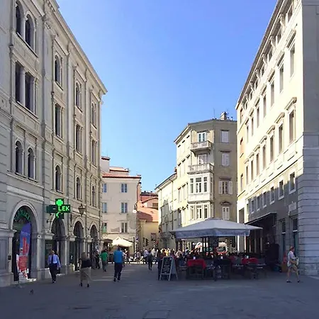 La Porta Bianca アパート *