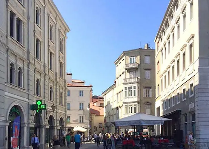 La Porta Bianca Apartment *